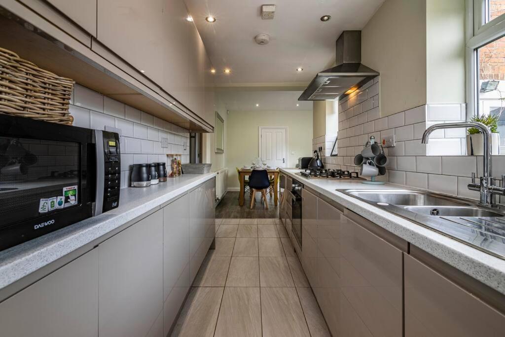 Dovecote House Beeston Private Parking 15Mins From Nottingham City Centre Close To Qmc Hospital Exterior photo